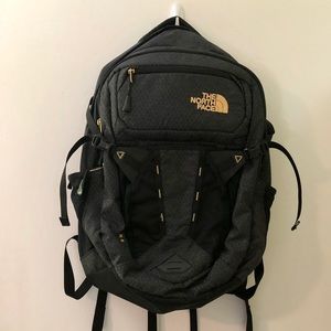 North face Recon Backpack - black and Gold